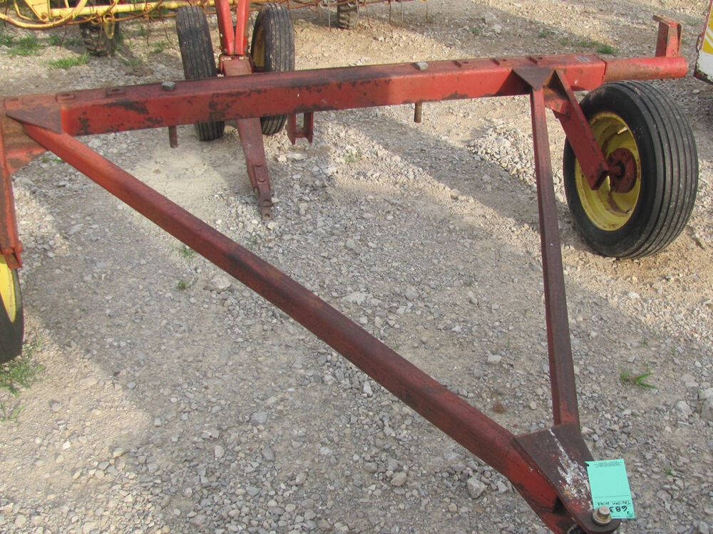 Used New Holland tandem hitch, used to connect 2 rollarbar rakes in good condition.