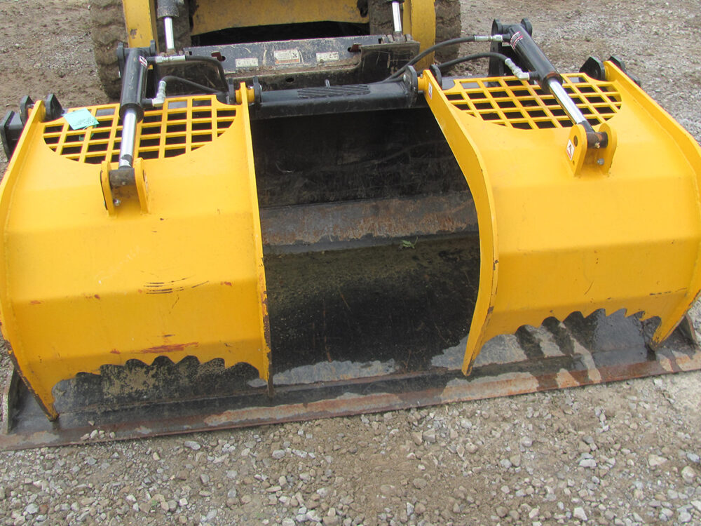Used Mast farm 72BKg bucket grabble in excellent condition.