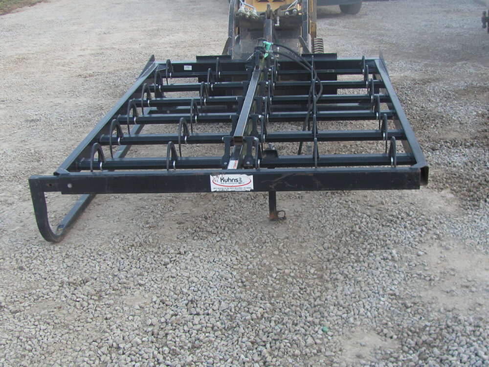Used Kuhns 615 Grabber, in great condition. Serial number is G175123.