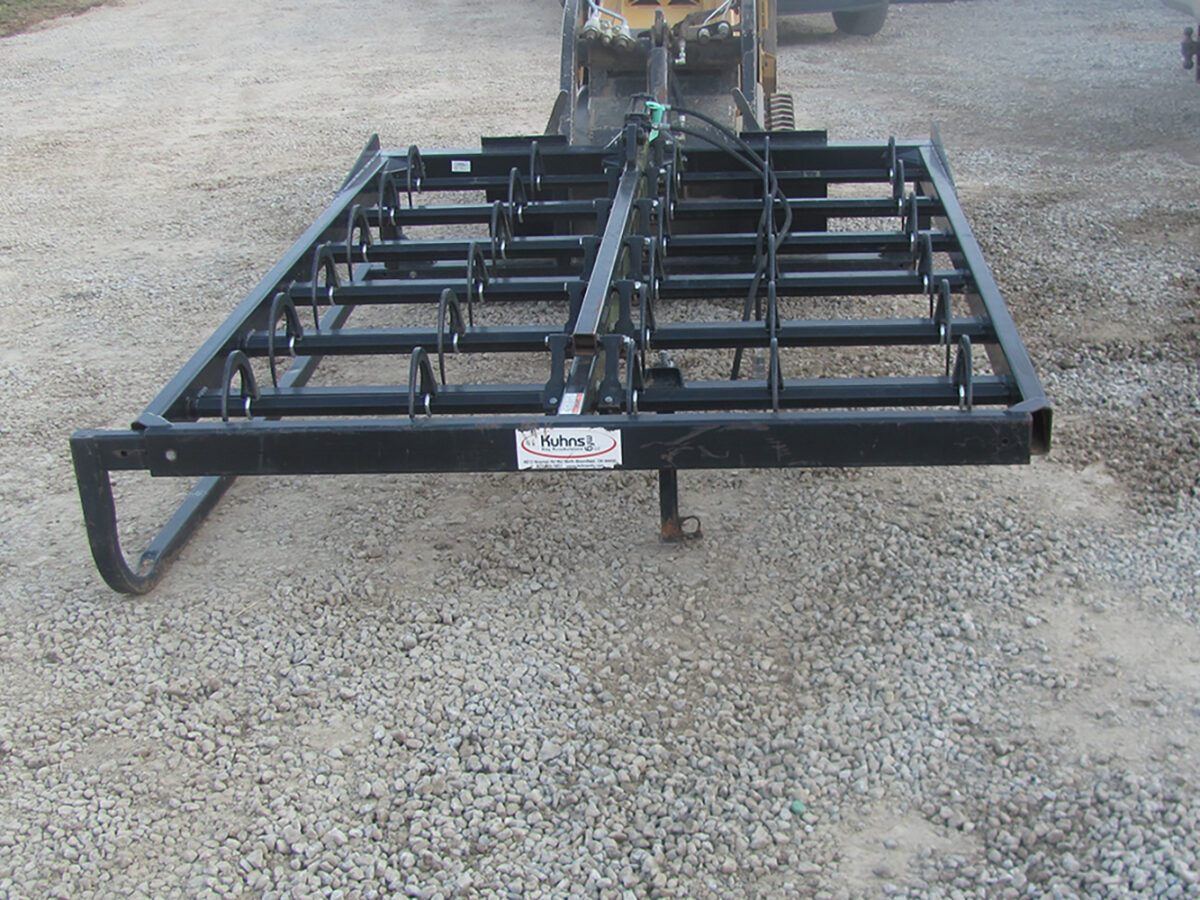 Used Kuhns 615 Grabber, in great condition. Serial number is G175123.