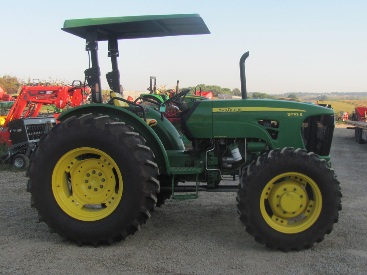 Used John Deere 5093E tractor with canopy, 4-wheel drive, nice sharp machine, serial #1LV5093ECDY510524.