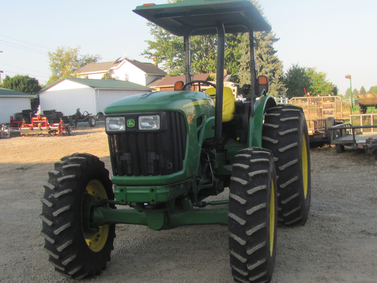 Used John Deere 5093E tractor with canopy, 4-wheel drive, nice sharp machine, serial #1LV5093ECDY510524.