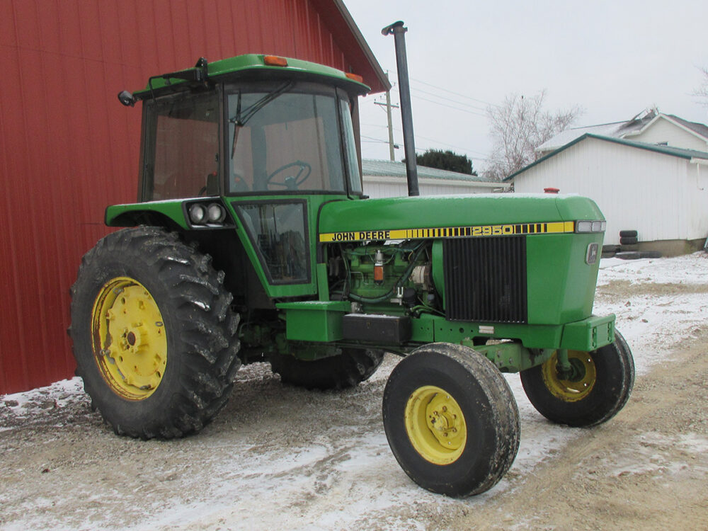 Used John Deere 2950 tractor with 4,800 hours, 2-wheel drive, serial #L02950T455551, in excellent condition. RPM gauge does not work.