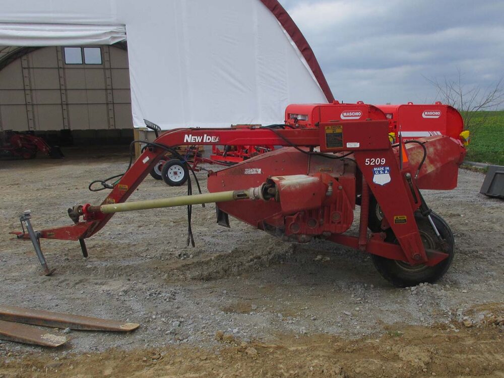 Used New Idea 5209 Discbine, 9' cut, fair condition, SN 16937, rubber rolls.