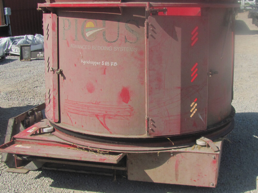 Used Picus S56 AgriChopper bale shredder straw only (does not work for hay), skid steer mount, hydraulic drive, good condition, and serial #1074.