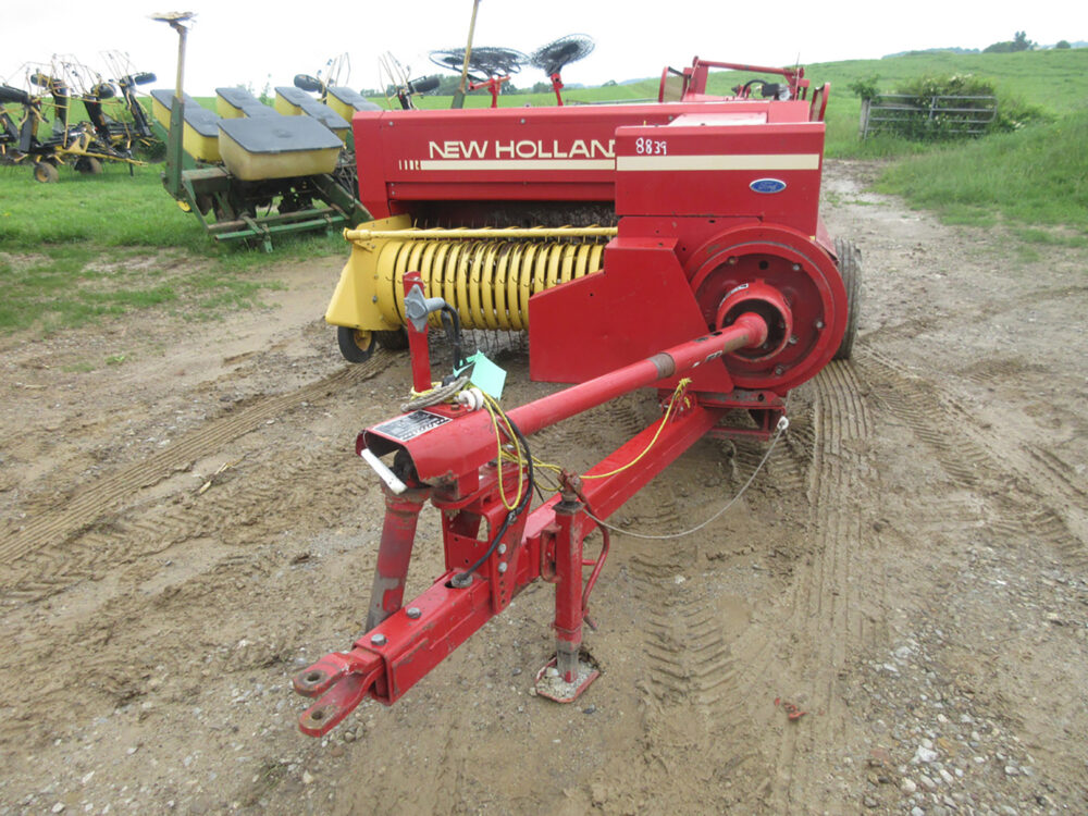 SQUARE BALER (NH311