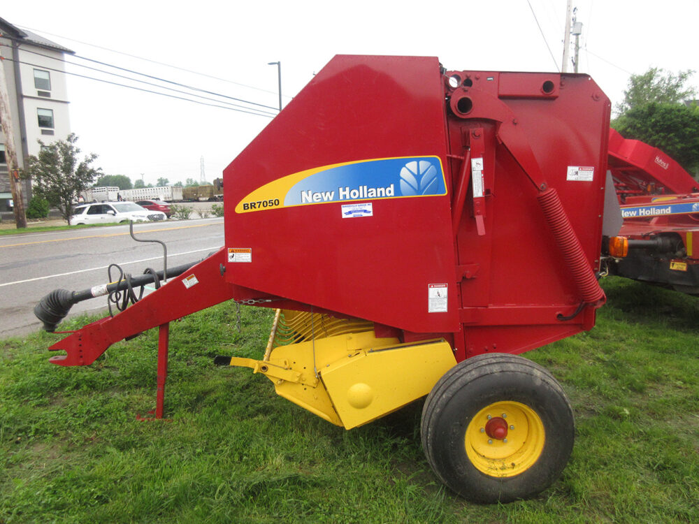 ROUND BALER (NH BR7050