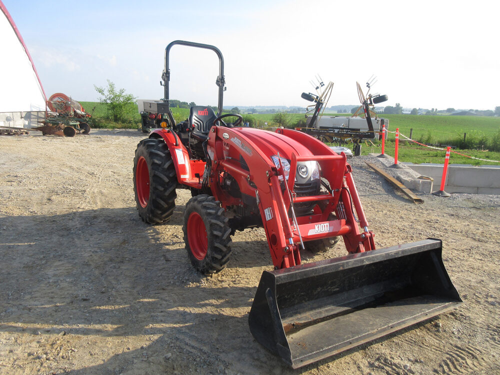 TRACTOR (KIOTI CK2610H