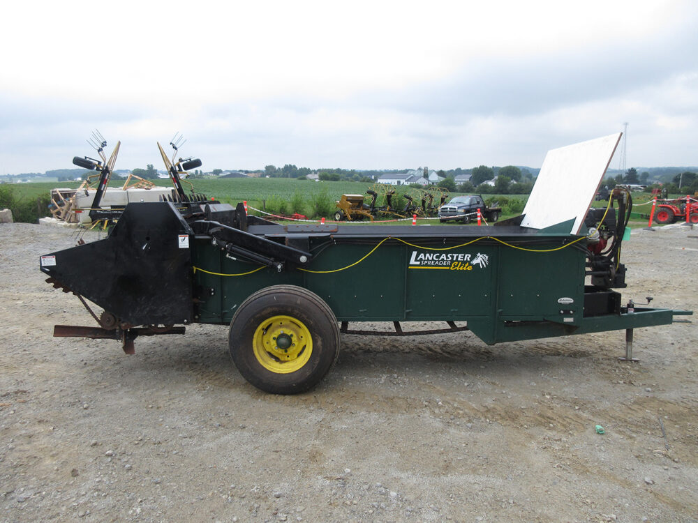 MANURE SPREADER (Lancaster 125 bu