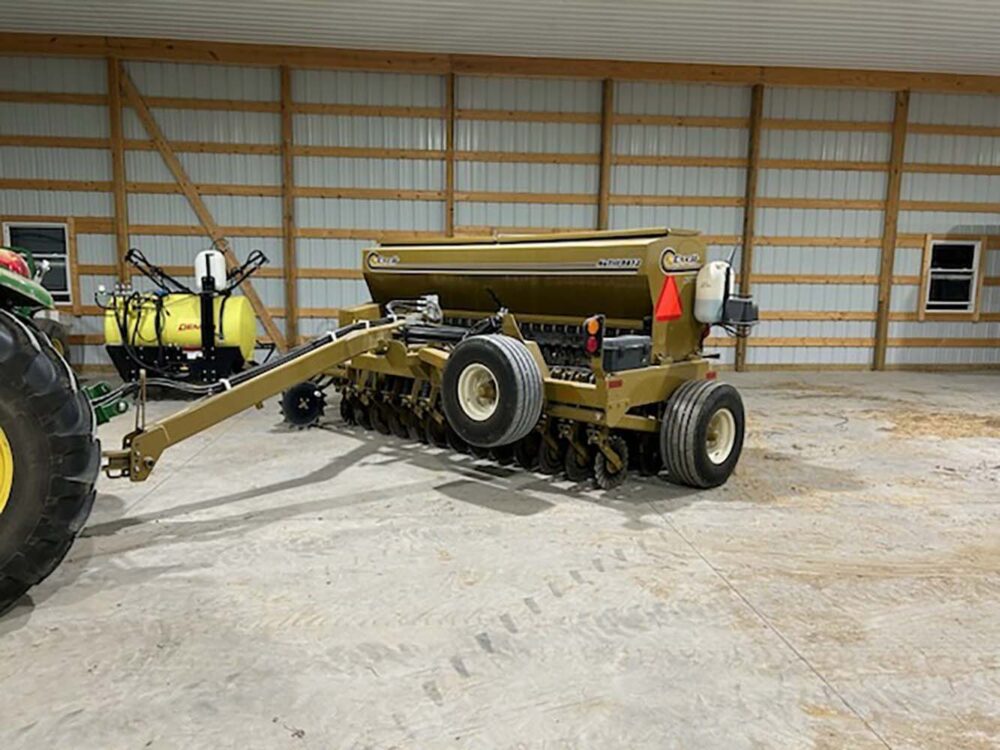 Used equipment: Esch 5612 drill, 2020 model, 12' working width, approximately 497 acres, serial number 200740