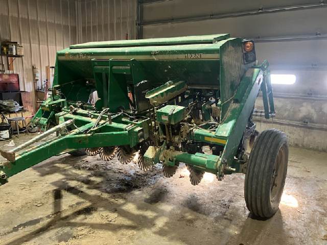 Used equipment: Great Plains 1006NT no-till drill, 2009 model, 10' working width, two seed boxes, 15 row units with 7.5" spacing, less than 1,000 acres (acre meter is not functioning), serial number GP-2288XX