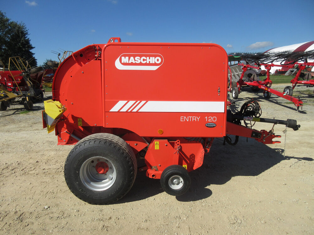 Used equipment: Maschio 4400 Entry 120 round baler, 4x4 bale size, extra-wide 79" Super Pack pickup, net wrap, automated oiler, in like-new condition, customer trade-in on a new 4x5 baler, serial number RRC2B0349
